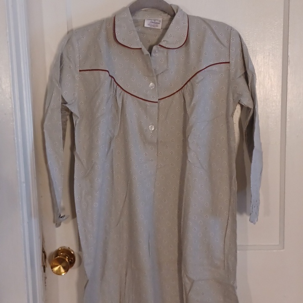 Flannel Long Sleeve Nightgown Size Small 100 Percent Cotton Gray